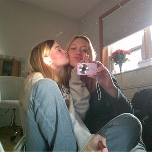 Meet your Posher, Addi